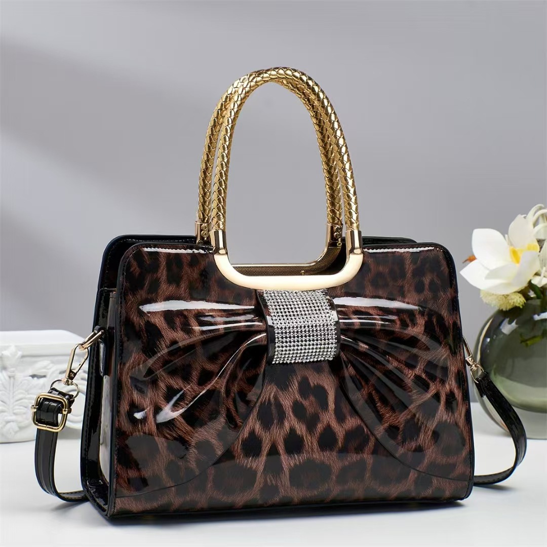 Cross-border trade patent leather shiny hand-held women's bag 2025 new style with hot diamonds, fashionable and versatile, elegant leopard print women's bag Application Scenario
