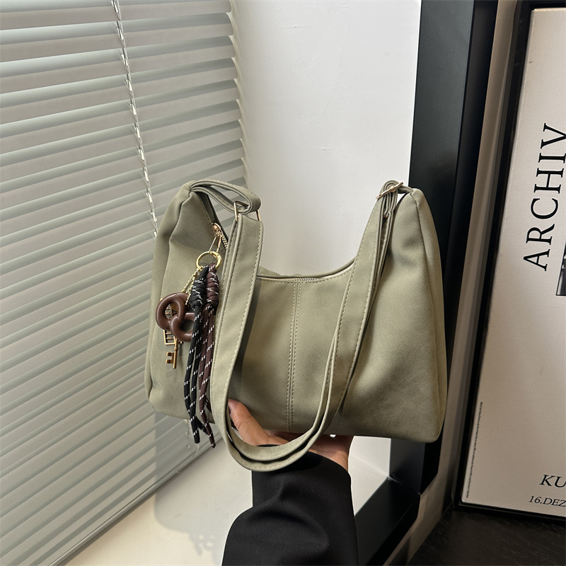A retro, simple and fashionable large-capacity tote bag for women, a new niche, simple and casual single-shoulder bag, a high-end crossbody bag full figure