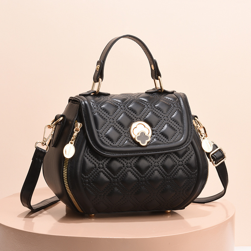 Embossed women's bag, new autumn 2024 trendy diamond-shaped handbag, fashionable and stylish, lockable single-shoulder crossbody bag details Picture