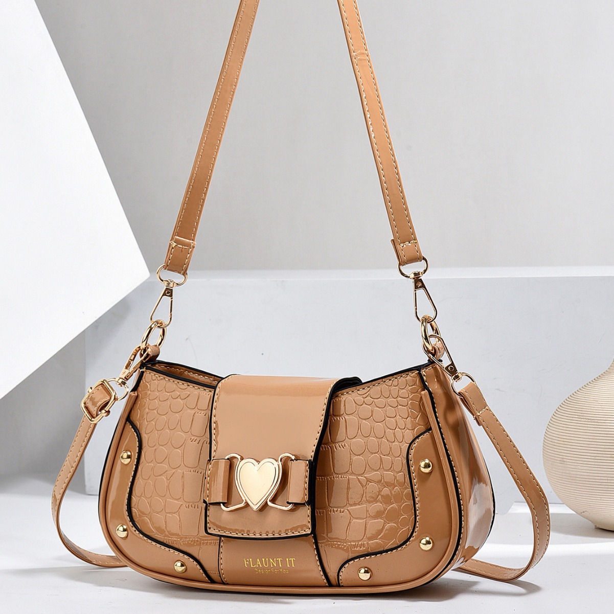 A new, stylish, mini and niche PU women's bag with a shiny leather bag for women Specification drawing