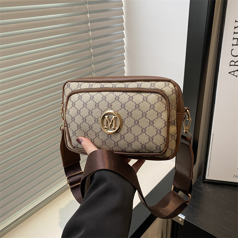 2025 New style fashionable, casual, retro letter print multi-layer storage, versatile wide shoulder strap single-shoulder crossbody bag for women full figure