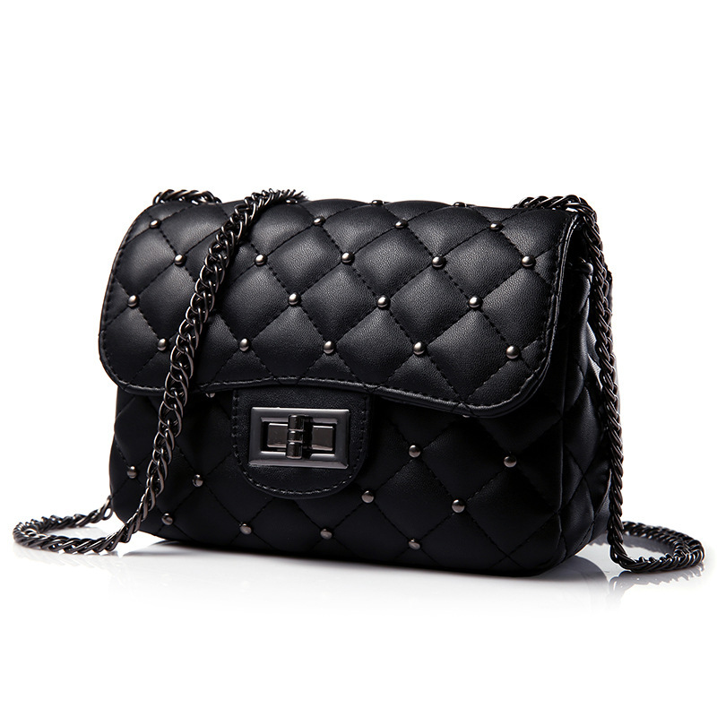 The 2022 new Instagram super popular Korean-style stylish small square bag with a diamond-shaped chain single-shoulder crossbody bag Item Picture