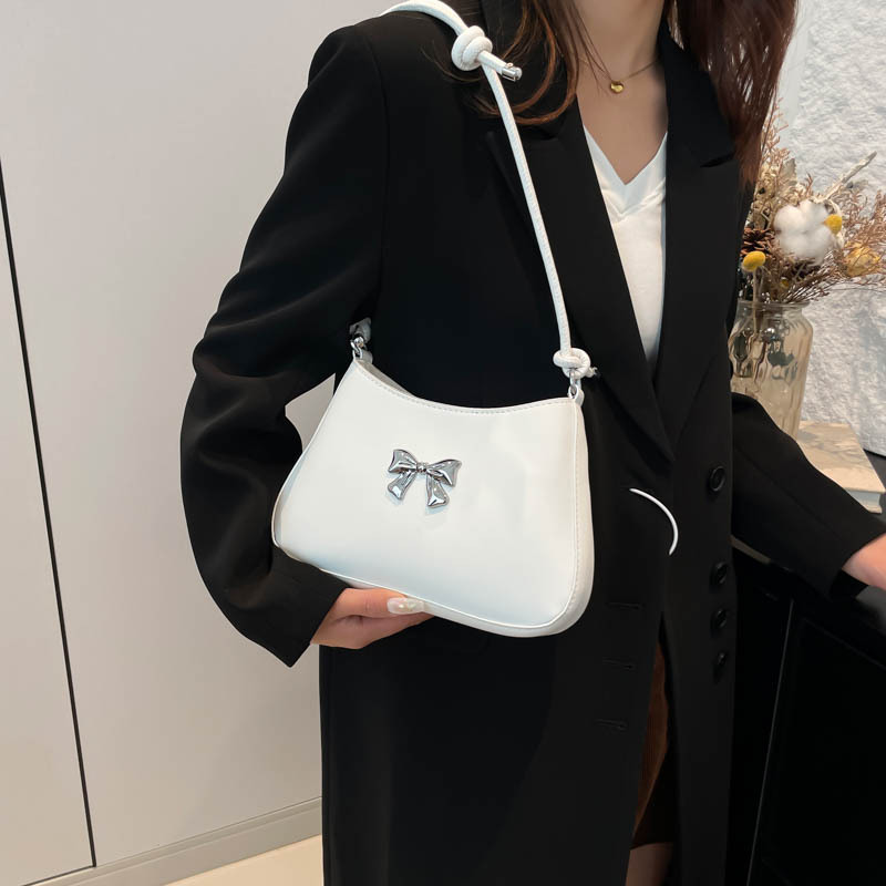The 2024 new Korean-style single-shoulder crossbody handbag with a fashionable bow underarm bag is a cross-border trend for women Specification drawing