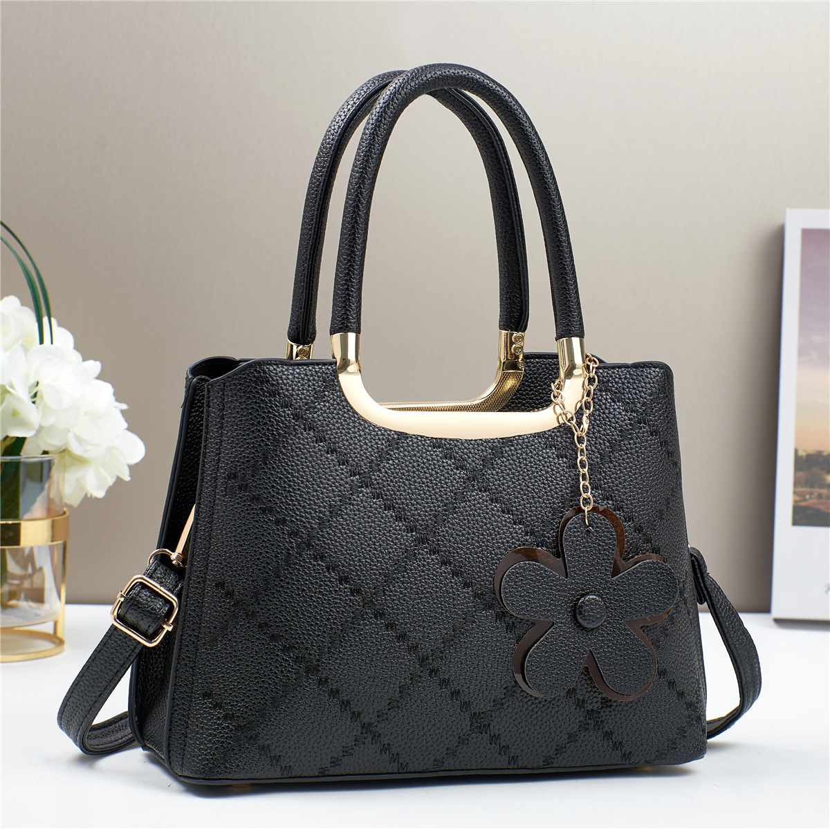 The manufacturer's export bag for women's 2024 new single-shoulder smooth crossbody bag, a fashionable handbag for women with Korean style texture Specification drawing
