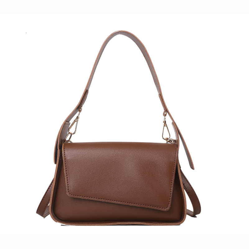 The 2022 new stylish and retro single-shoulder crossbody bag with a touch of sophistication and versatility for women is a trendy and stylish small square bag Item Picture