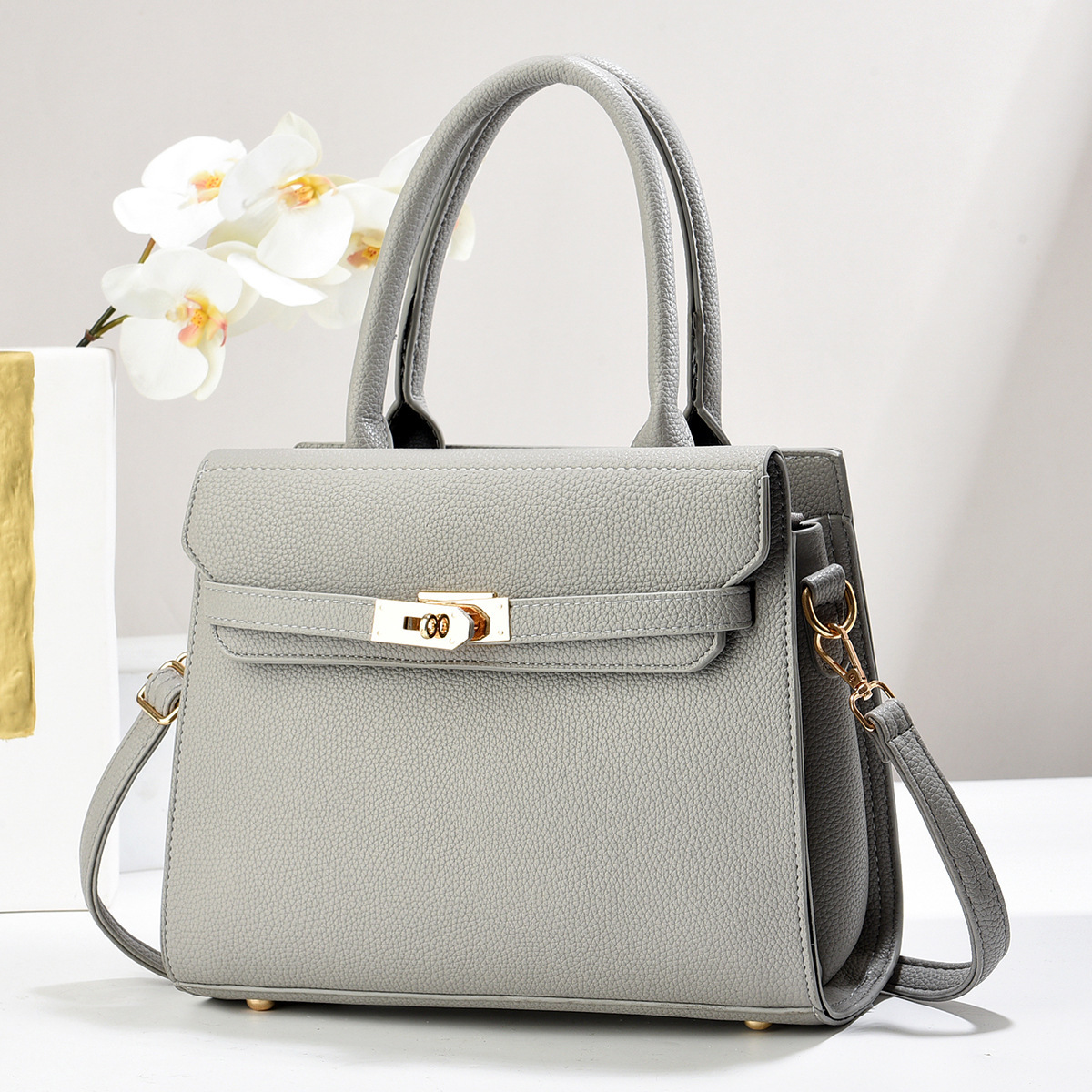 Large-capacity litchee-patterned tote bag, fashionable single-shoulder crossbody women's bag, Korean version popular light-colored bag, women's high-end feel details Picture