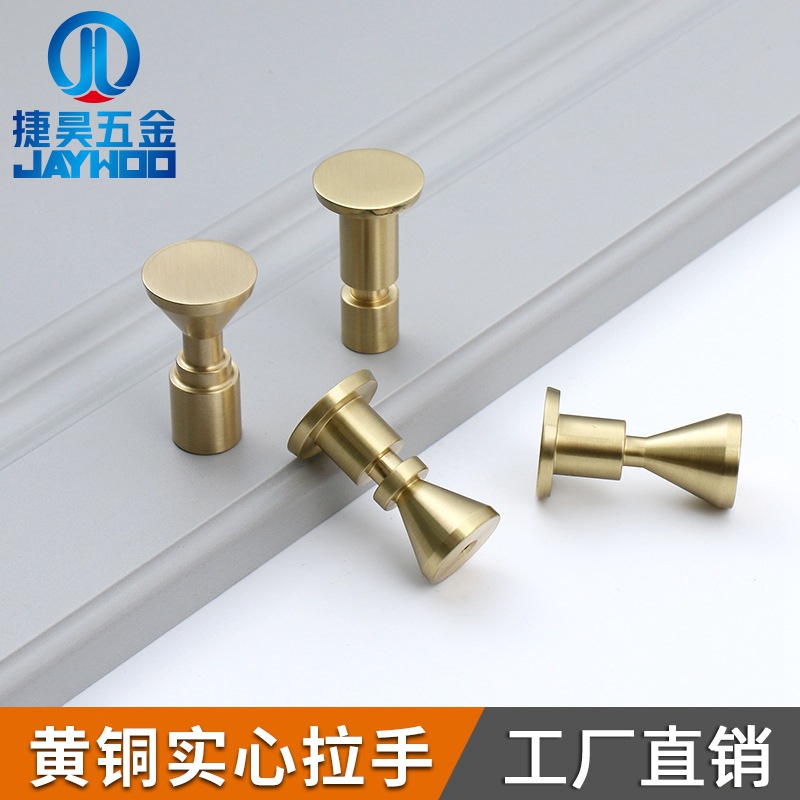 Retro Chinese-style brass entrance and foyer coat hooks are in stock and available in bulk, with cross-border supply from door and window hook manufacturers full figure