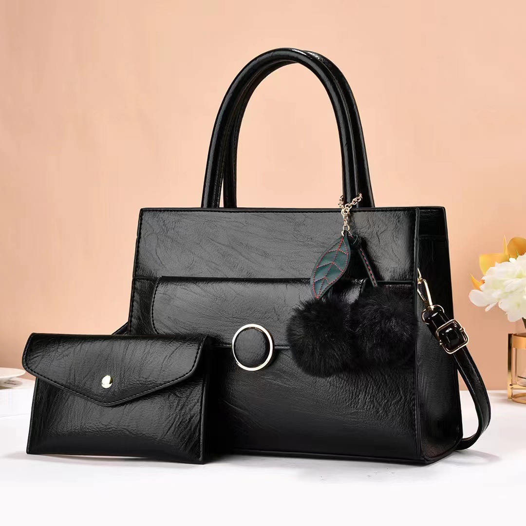Factory fashion trend women's bag, high-end large-capacity single-shoulder crossbody bag, high-end handbag, plush pendant women's bag full figure