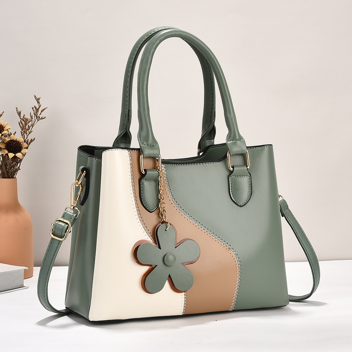 Cross-border bags 2024 bestsellers for women, trendy and fashionable Korean-style patchwork, small and large capacity, single-shoulder hand-carry, one-piece consignment Specification drawing