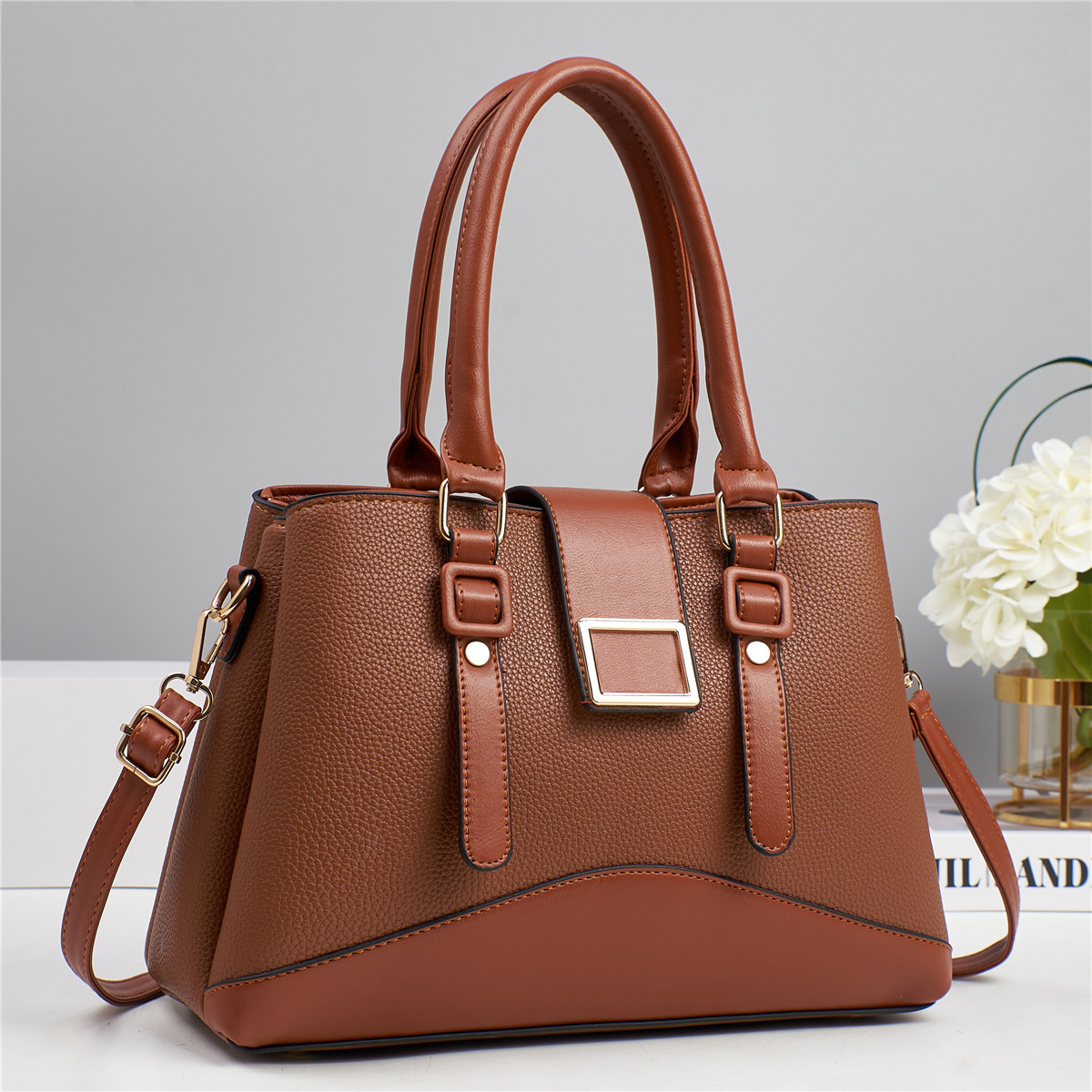 The manufacturer's 2025 new style of fashionable handbag for foreign trade, a single-shoulder crossbody women's bag, is trendy, simple and stylish in Korean style Specification drawing