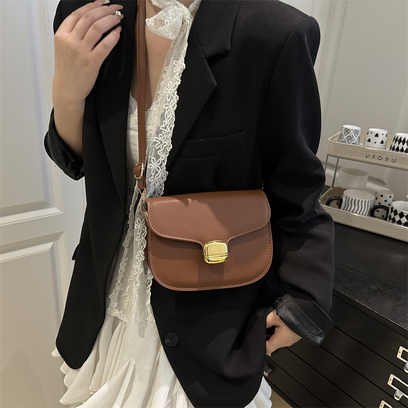 Cross-border bag for Women 2025 New Style fashionable saddle bag, Korean version, niche, high-end, casual and versatile crossbody bag details Picture