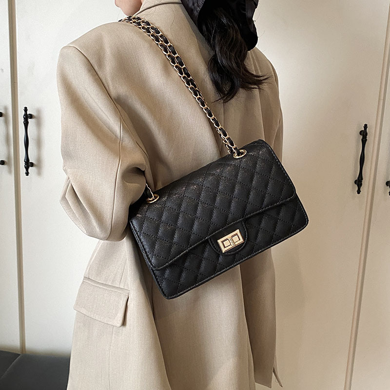High-end and light luxury hand-held underarm bag 2025 new style diamond-shaped chain fashionable and versatile large-capacity single-shoulder crossbody bag details Picture