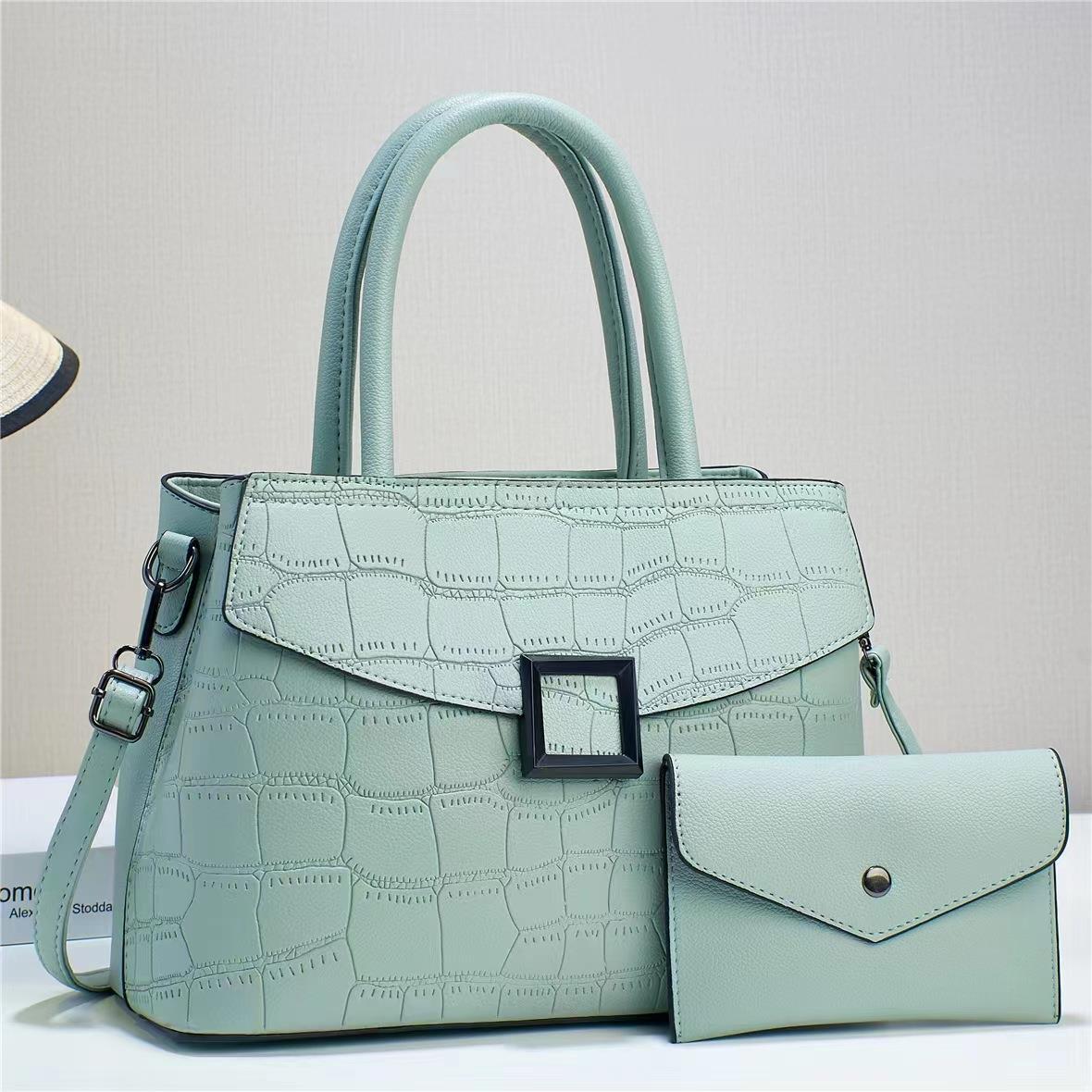 2023 New stone-patterned flip-top large-capacity, high-quality cross-border single-shoulder crossbody stylish two-piece set for women's buns and mother's bags Application Scenario
