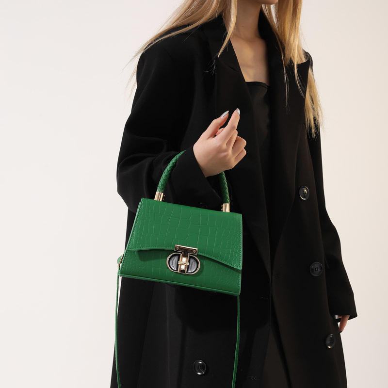Solid-color lock buckle elegant single-shoulder crossbody bag 2023 This year's popular Korean-style simple and stylish small square bag for women's casual wear Specification drawing