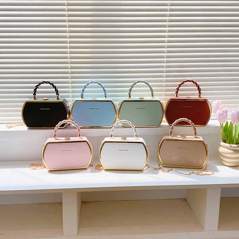 Cross-border versatile chain bag, women's commuting small square bag, new simple handbag, contrasting color, single-shoulder crossbody box bag for women full figure