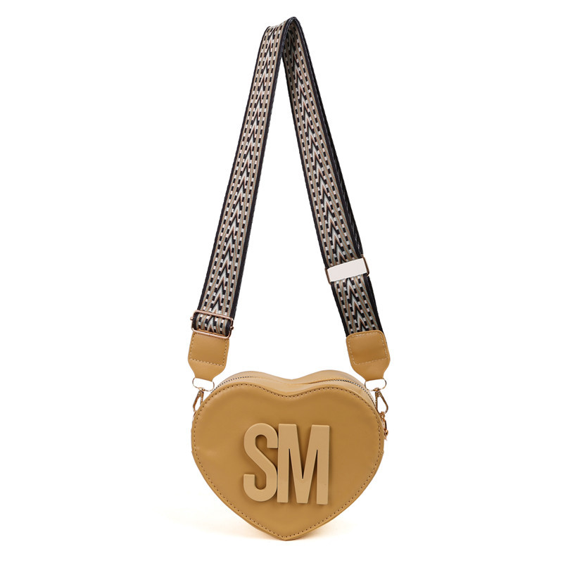 This 2025 new stylish women's bag is a solid color heart-shaped lettered bag with a touch of European and American fashion. It is a stylish single-shoulder crossbody bag Item Picture