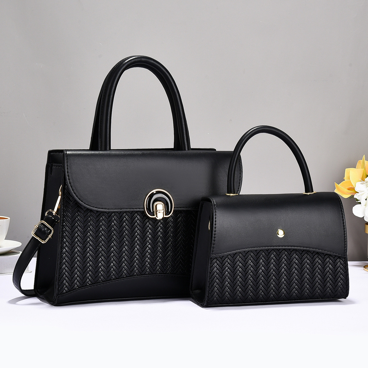 Cross-border consignment of trendy foreign trade bags for women 2025 new style, light luxury texture, large capacity tote hand-held shoulder bag Specification drawing
