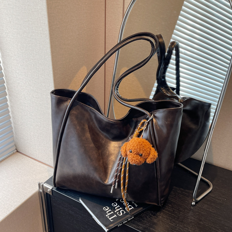 The high-end Maillard women's 2024 new style, trendy and retro single-shoulder bag, large-capacity tote bag details Picture