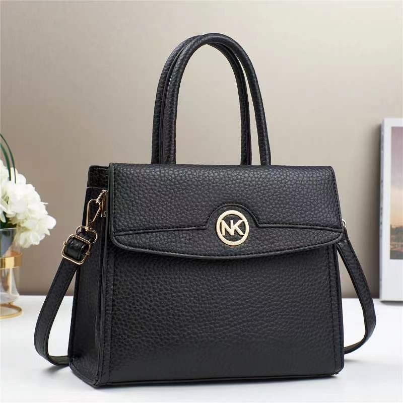 A new type of large-capacity hand-held handbag for foreign trade, versatile for cross-border use, fashionable and simple, single-shoulder crossbody bag for a stylish mom full figure