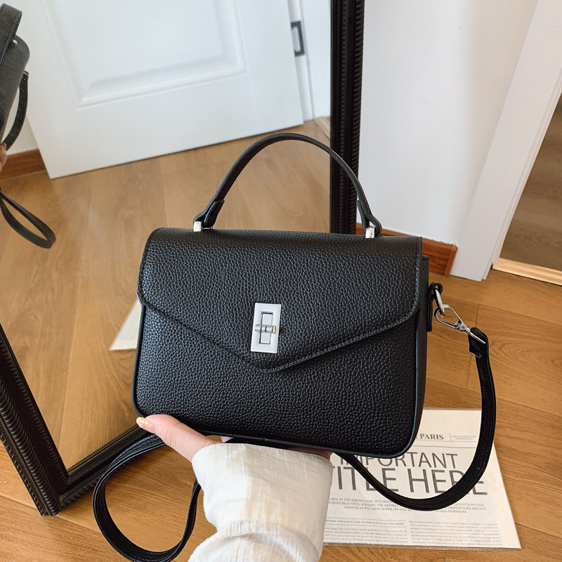 The 2025 new model of the niche light luxury messenger bag is a large-capacity, fashionable, retro and simple crossbody small square bag for women full figure