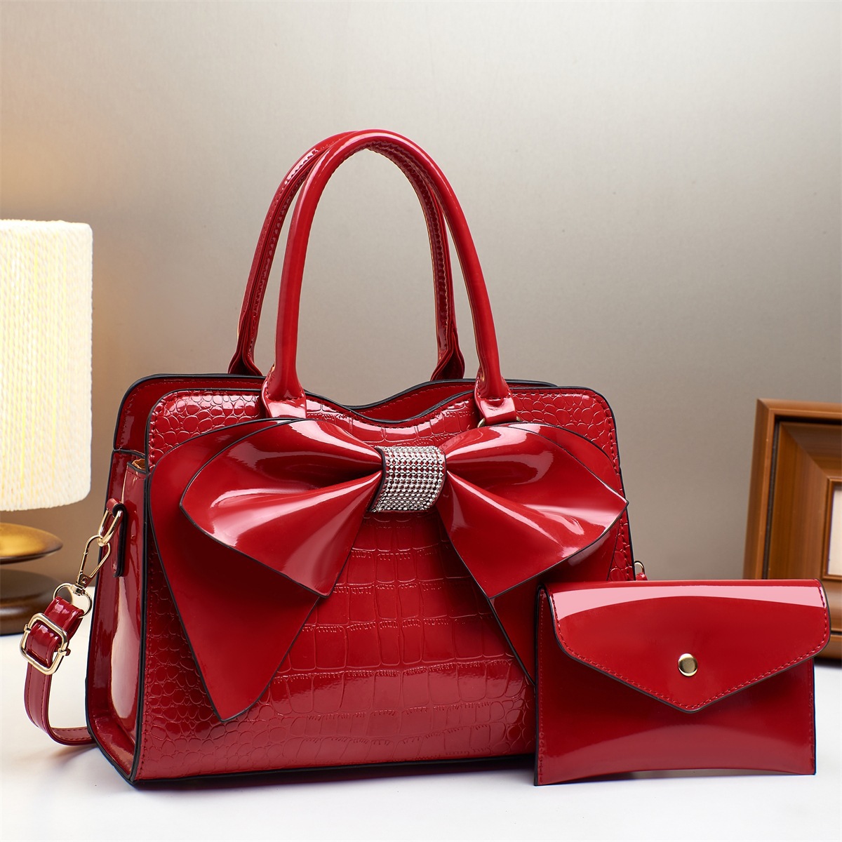 Cross-border foreign trade hand-held large bag 2025 New style fashionable crocodile pattern bow bucket bag patent leather shiny crossbody bag full figure