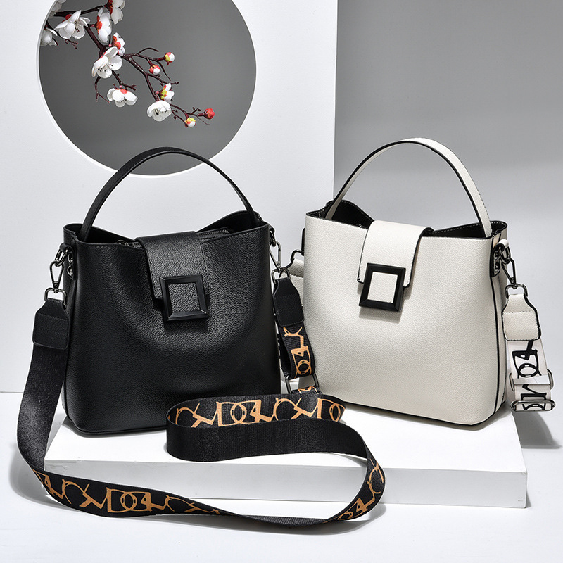 Live-streaming fashion Korean-style women's single-shoulder bag, 2021 new simple and fresh handbag, crossbody bucket bag details Picture