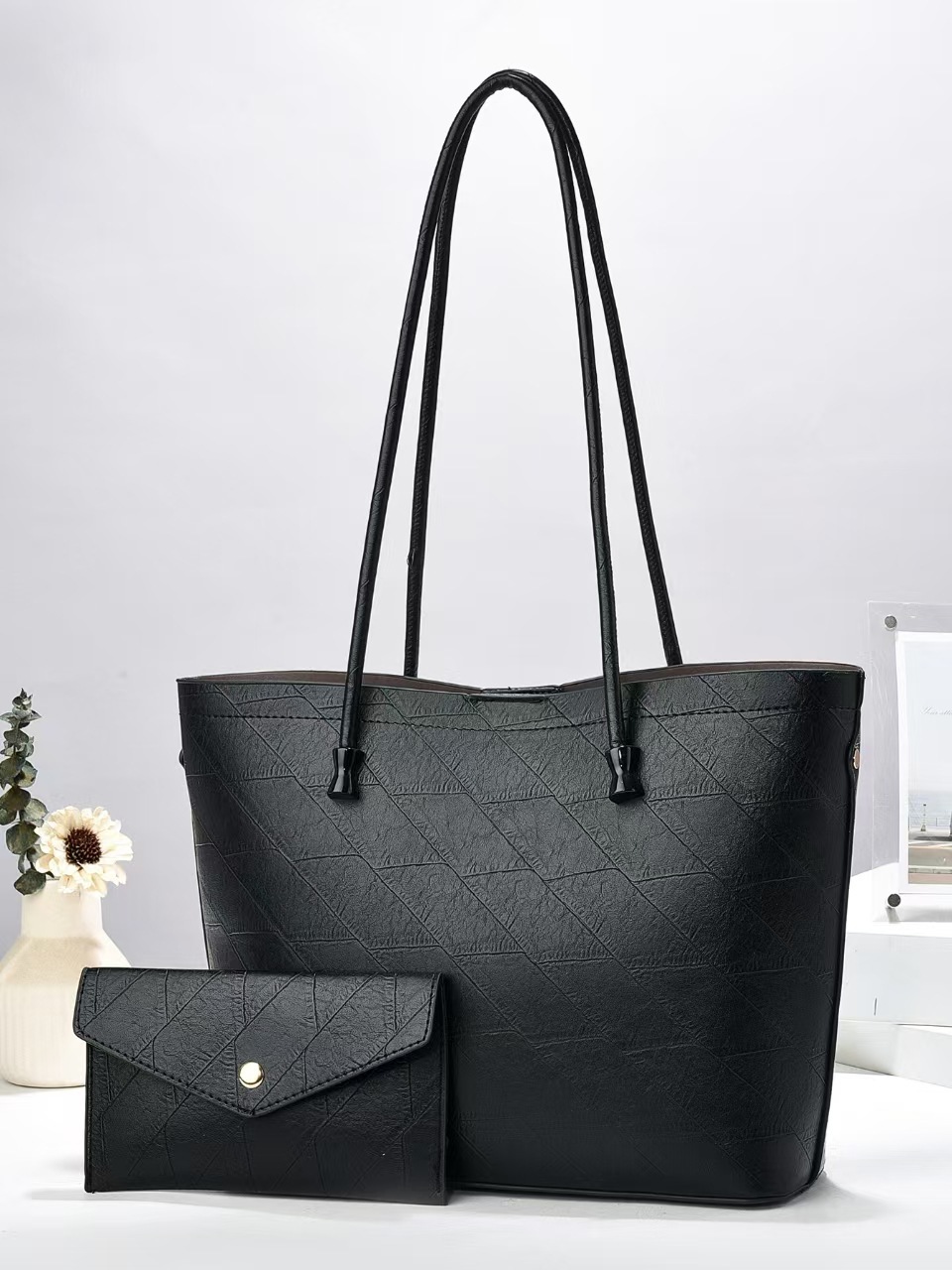 Commuting bag, large-capacity tote bag for women 2025, new trendy single-shoulder underarm bun, mother bag for women details Picture