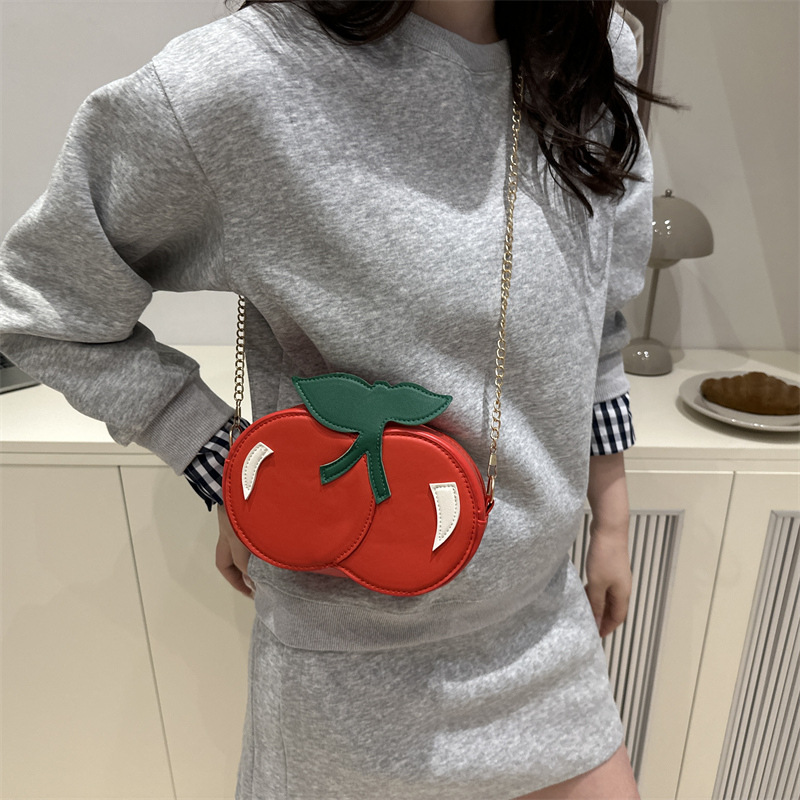 A new cross-border trendy creative cherry-shaped single-shoulder crossbody bag, a cute and personalized small bag for women, and a chain bag Application Scenario