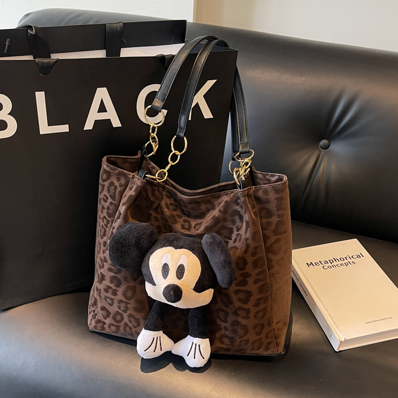 2025 New large-capacity leopard print handbag, tote bag, handcrafted doll, single-shoulder crossbody bag, laid-back and casual large bag full figure