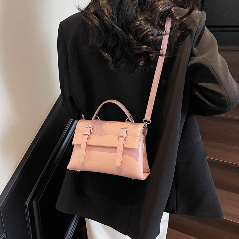 Retro college style handbag, 2025 new Korean soft leather single-shoulder bag, high-end crossbody messenger bag Specification drawing