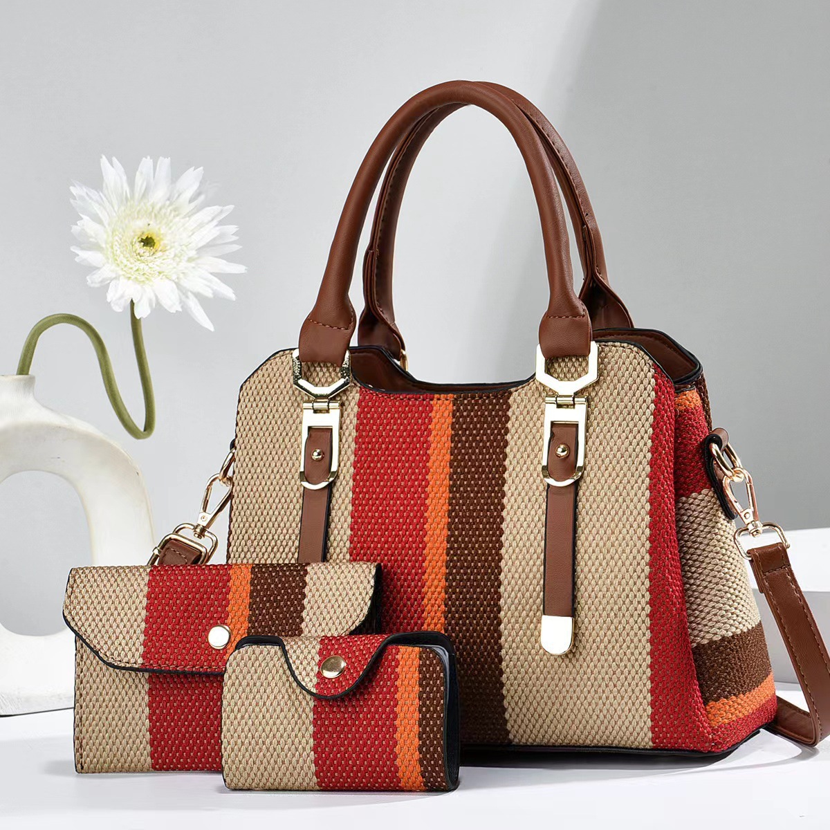 The new Spring/Summer 2024 stylish large-capacity handbag with checkered fabric for export, featuring a color-blocking vertical stripe single-shoulder crossbody bag, is a trend Specification drawing