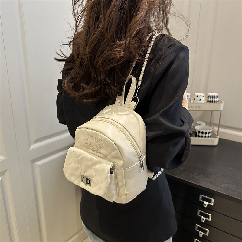 Cross-border Women's Bag 2025 New solid color casual diamond pattern handbag, stylish and trendy women's commuting backpack details Picture