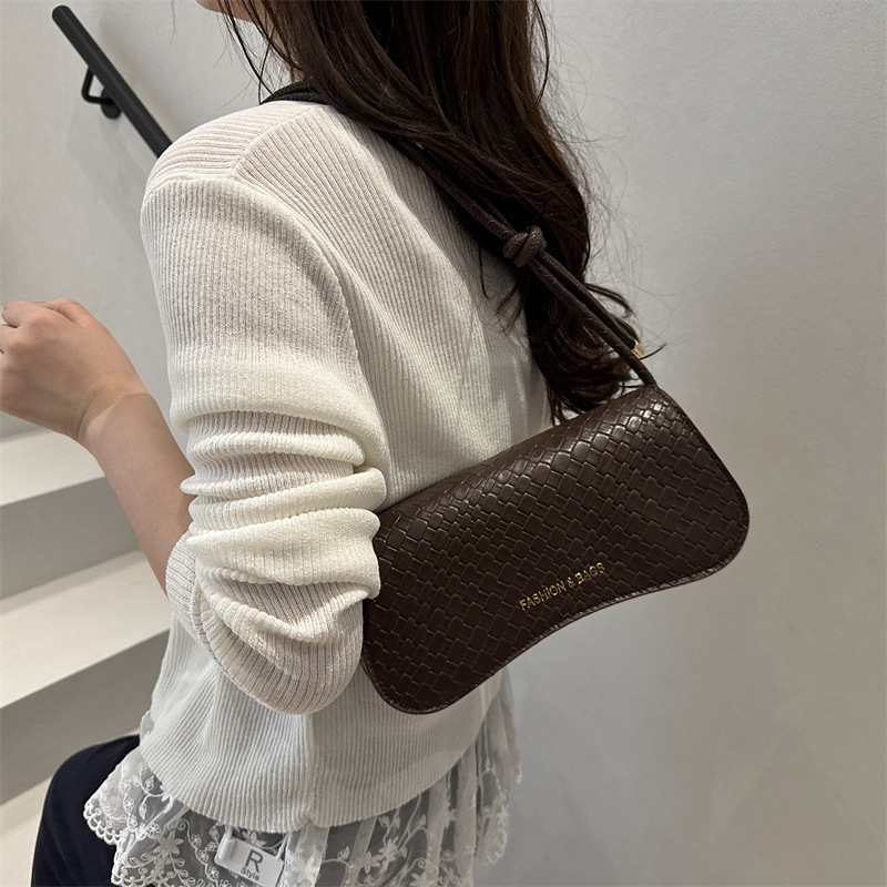 Retro trend small square bag 2025 Summer new style bag, women's fashionable and simple single-shoulder bag, casual commuting crossbody bag Specification drawing