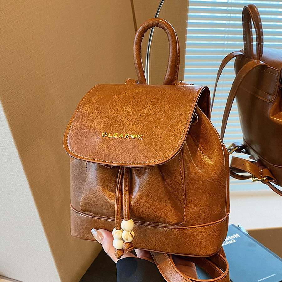 Retro and niche design women's backpack 2024 new style, trendy and versatile backpack, exquisite mini fashionable small schoolbag full figure