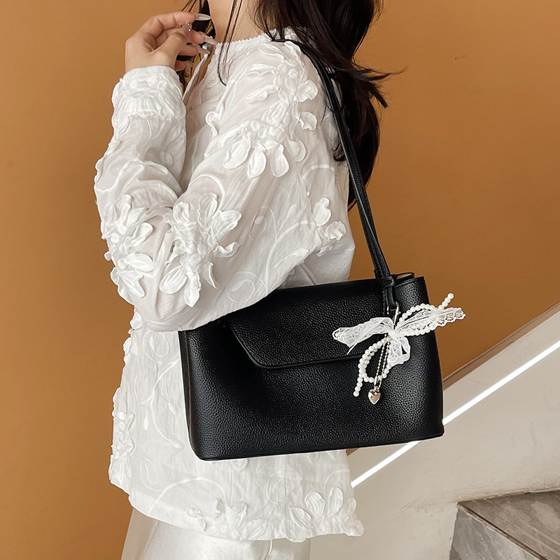 Cross-border retro, niche and versatile commuter tote bag for women, Spring 2025 new style, stylish, large-capacity single-shoulder underarm bag Specification drawing