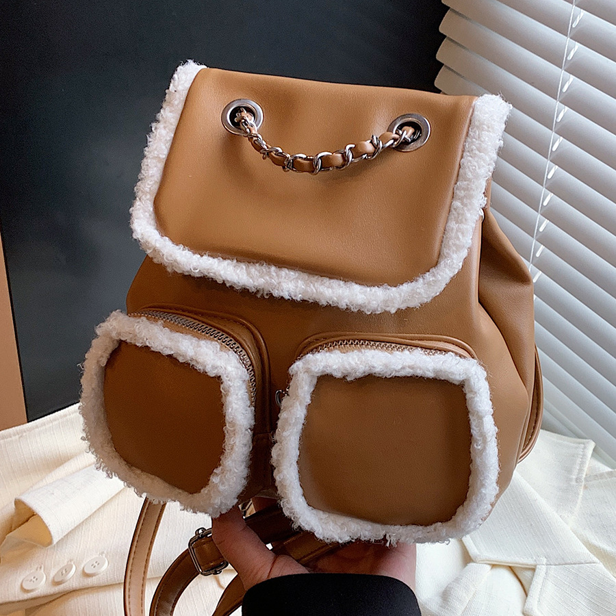 Retro and stylish backpack for women, 2024 new multi-pocket casual student bag, high-end and versatile women's bag full figure