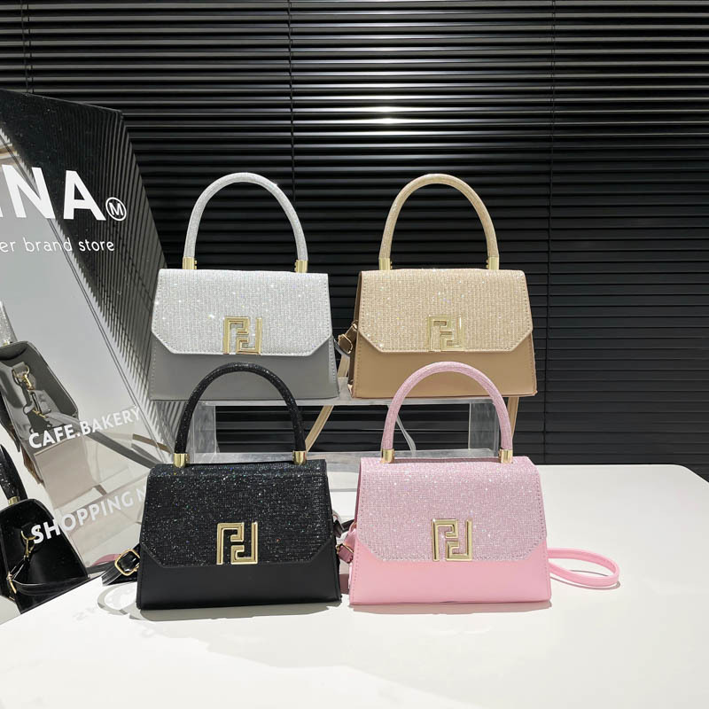 Cross-border fashion handbag for women 2025 New trendy color-blocking small square bag, versatile, stylish and high-quality crossbody bag Application Scenario