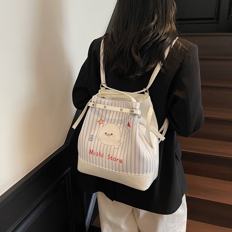 Casual large-capacity floral hand-held tote bag for women 2025 new style, versatile and personalized design, fashionable and trendy single-shoulder bag Application Scenario