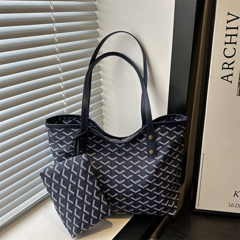 Cross-border niche printed design, large-capacity single-shoulder armpit bag, tote bag, stylish and versatile shopping bag, handbag for women full figure