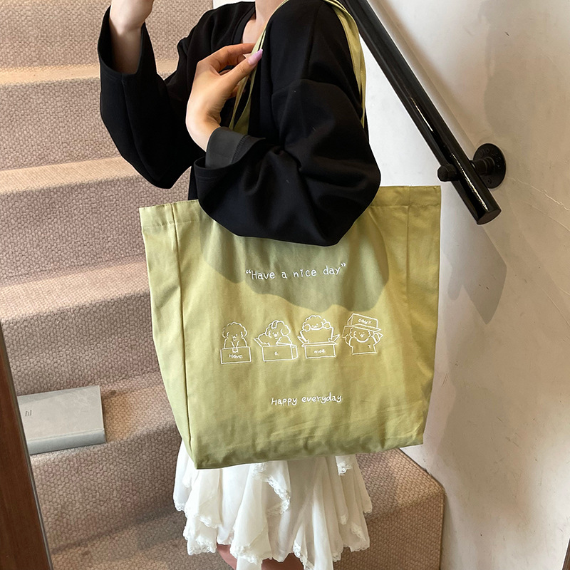 The 2025 new trendy and simple printed large-capacity single-shoulder bag is a versatile, casual, simple and niche commuter tote bag for women full figure