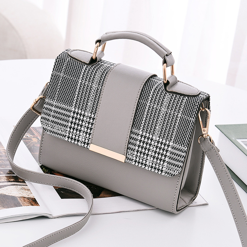 Factory direct sales of 2024 new women's bags, fashionable small square bags, Korean-style checkered single-shoulder bags, student single-shoulder bags Specification drawing