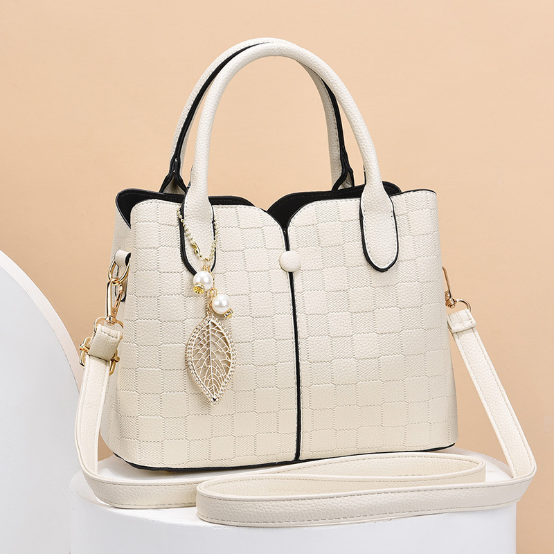The 2022 new stylish, trendy and elegant bag for middle-aged women, a large-capacity crossbody handbag for mothers details Picture