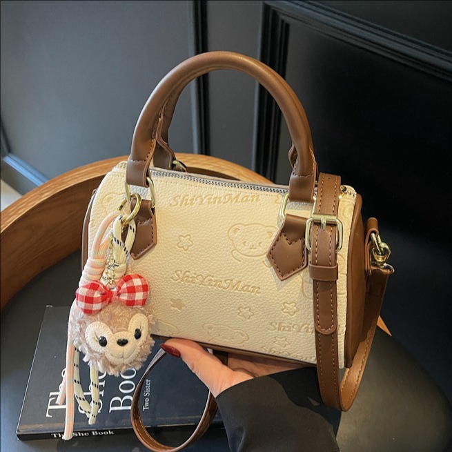 The 2025 new stylish color-blocking, versatile embossed hand-held pillow bag is a high-end, stylish and casual single-shoulder crossbody bag for women full figure