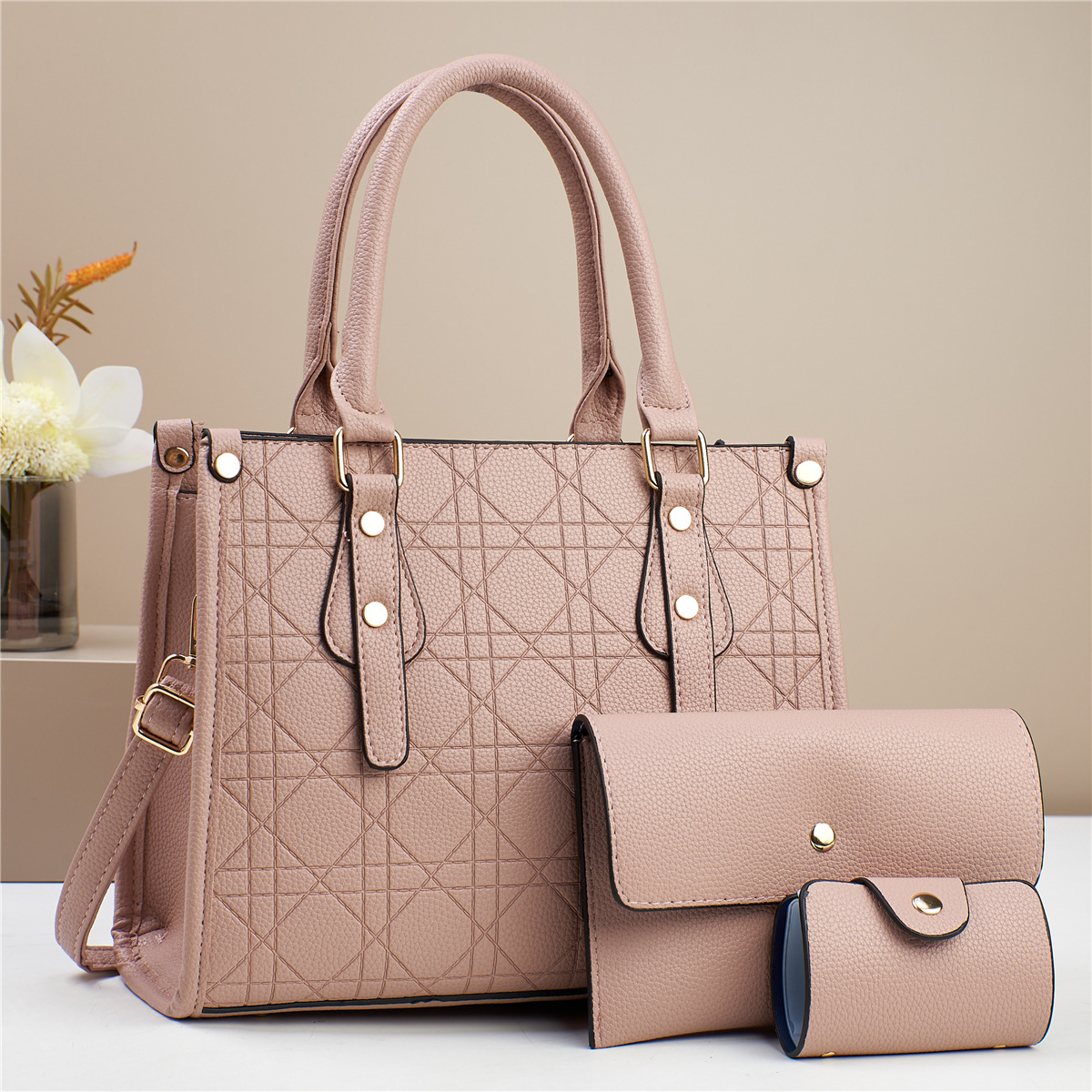 Three-piece set of fashionable new women's single-shoulder crossbody bag, a bestseller in foreign trade, a large bag manufacturer's best-selling winter versatile hand-carry Application Scenario