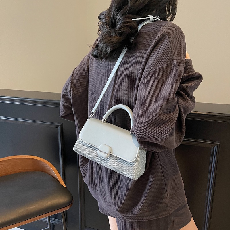Bag Girl 2025 New Style fashionable handbag, versatile shoulder bag, high-end versatile crossbody bag, stylish small square bag details Picture