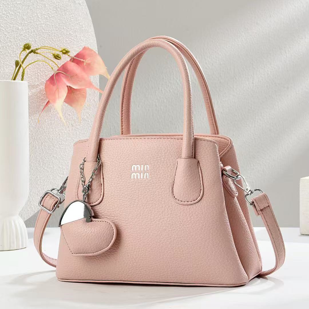 A new 2025 large-capacity handbag with lychee pattern, a single-shoulder crossbody tote bag for women, as a gift for your wife Application Scenario