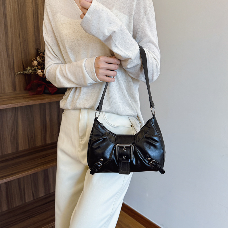 New single-shoulder underarm bag, American retro trend, hot girl, fashionable and stylish, belt buckle, motorcycle style handbag, for women details Picture