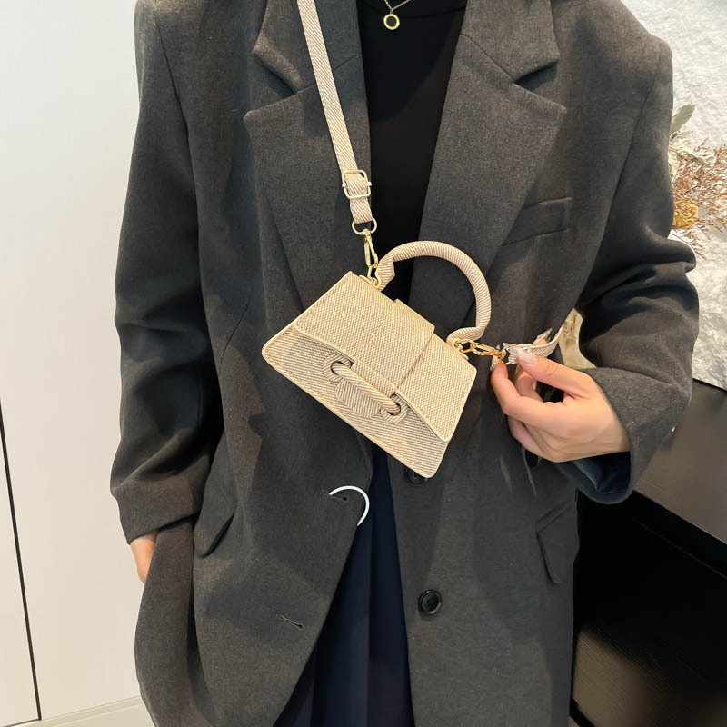 New cross-border women's bag, fashionable mini handbag, four-season new solid color single-shoulder crossbody bag, small square bag for women details Picture