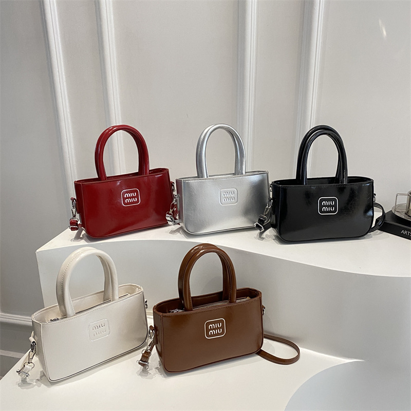 Cross-border trend, high-end style, hand-held small bag for women, 2025 new simple hand-held shoulder crossbody bag, small square bag, trendy Application Scenario
