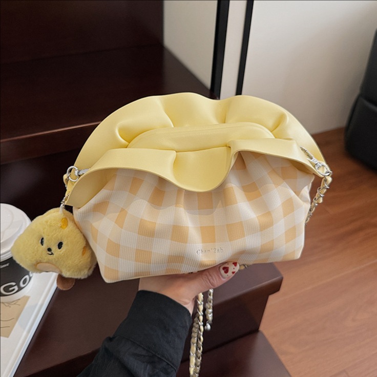 Fashionable checkered cloud bag 2025 Summer new style, high-end pleated chain bag, stylish shoulder bag, niche crossbody bag full figure